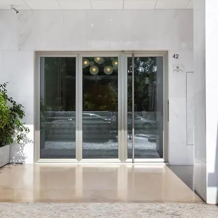 Amazing Central Studio With Balcony & Gym 1 Apartament Lizbona